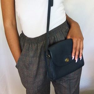 AUTHENTIC VINTAGE COACH LEATHER CROSSBODY